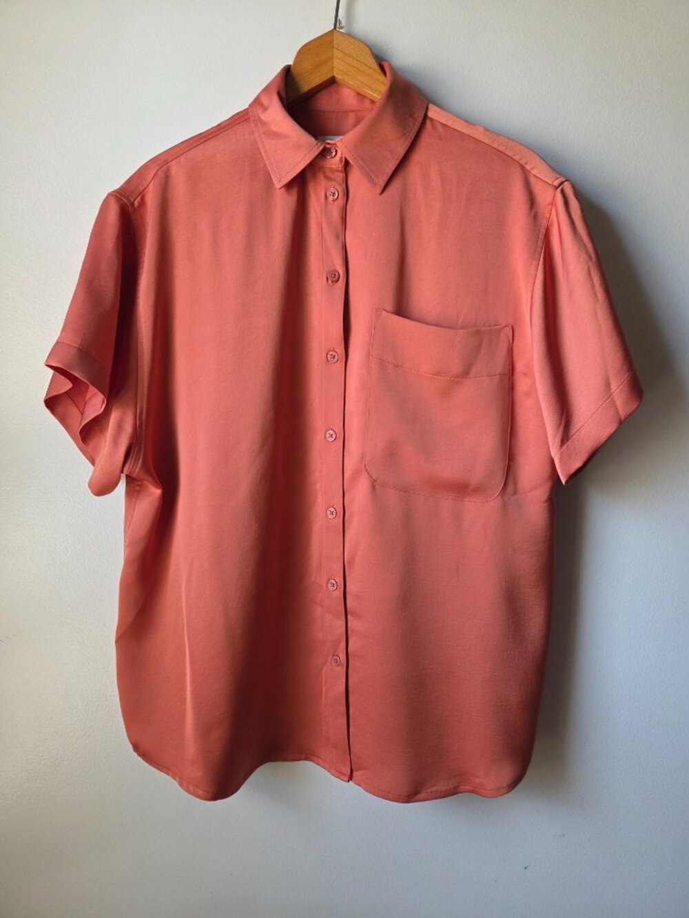 LIKE NEW A NEW DAY CORAL SATIN FEEL OVERSIZED BUTTONED SHIRT SIZE XS - L
